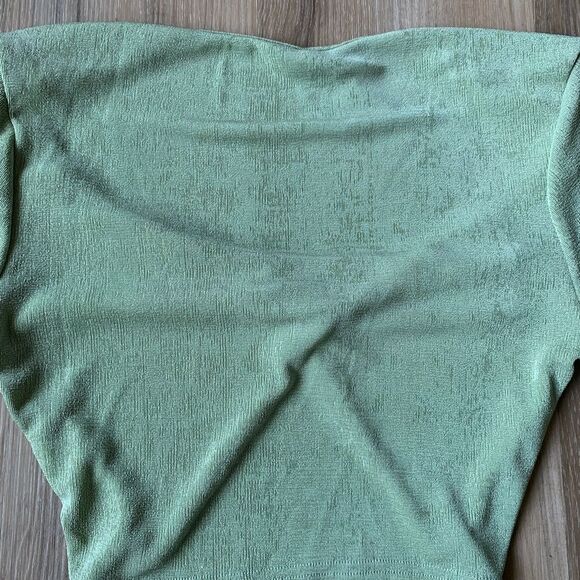 Sofia's Choice - LARGE Sheer Green Long Sleeve Halter Top - Picture 7 of 10